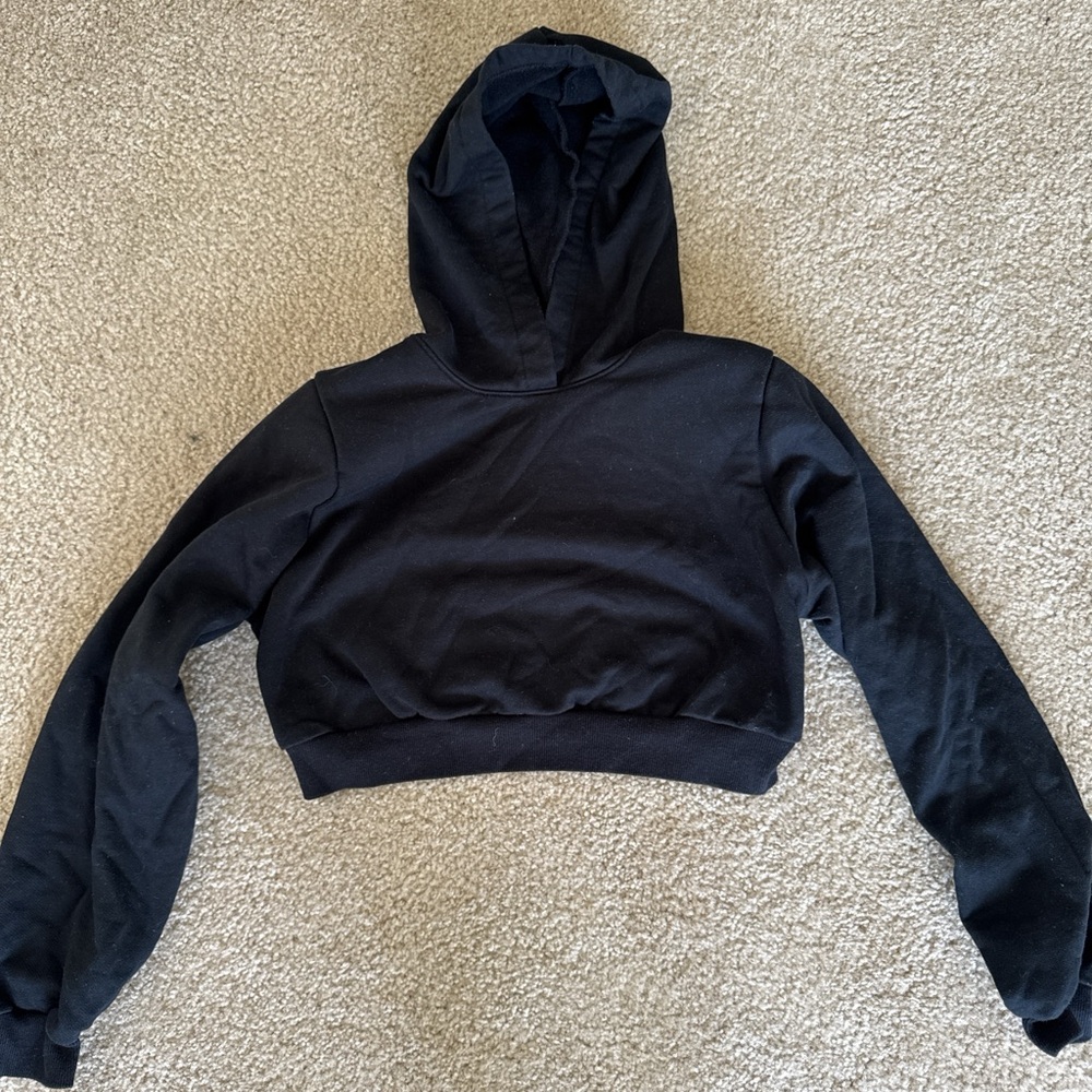 ALO yoga Black Cropped Hoodie